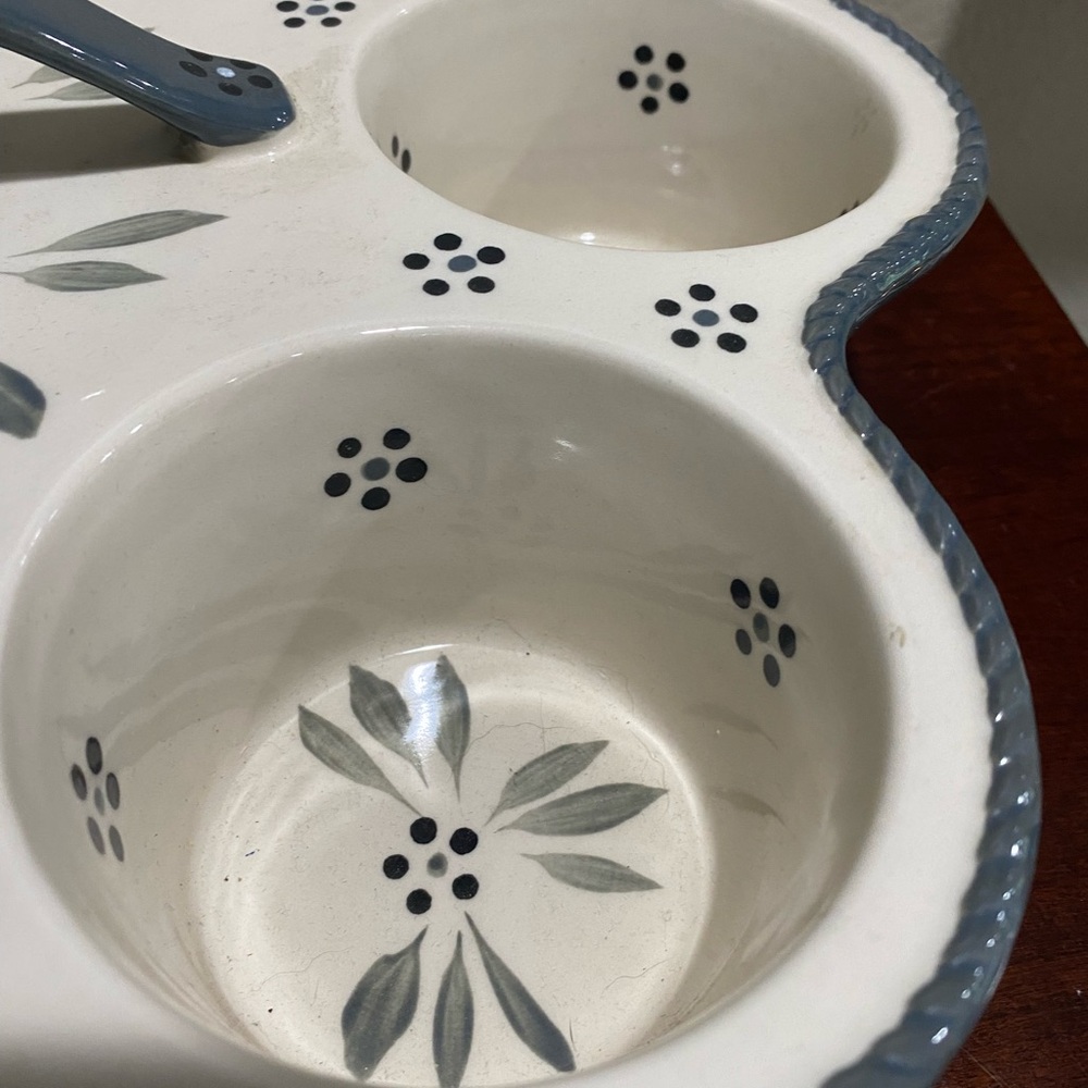 Temptations by Tara, Old World Texas Muffin Pan in Taupe Green - Picture 4 of 9